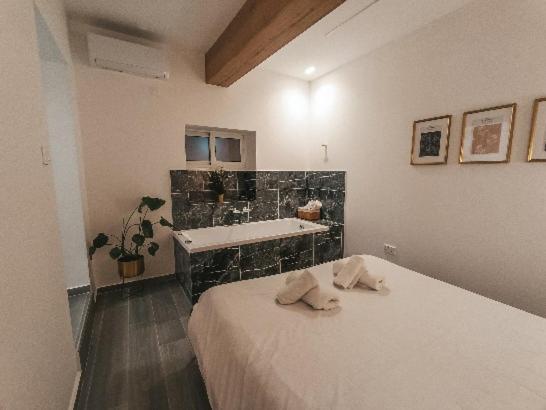 The Secret Yard Apartment Larnaca