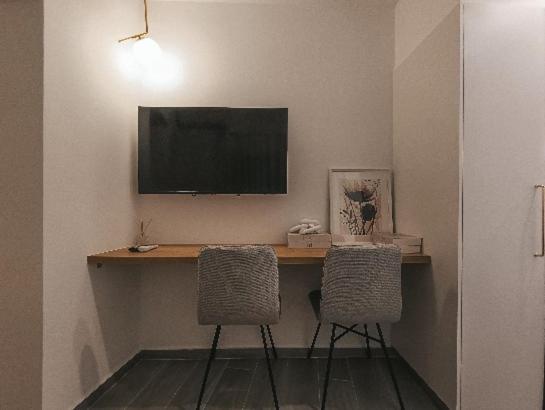 The Secret Yard Apartment *